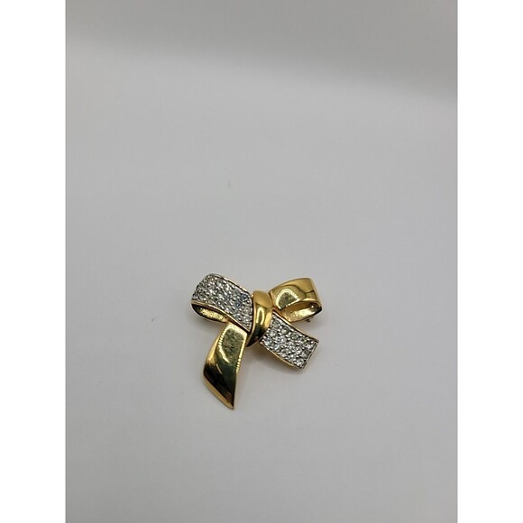 Vintage Monet Brooch Pin Gold Tone White Crystals Bow Jewelry Costume - Picture 7 of 10